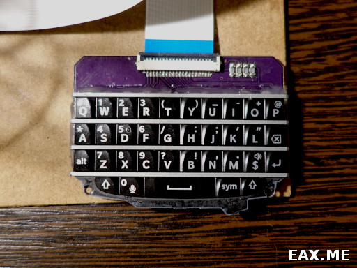 DIY qwerty-клавиатура с пластиковыми клавишами